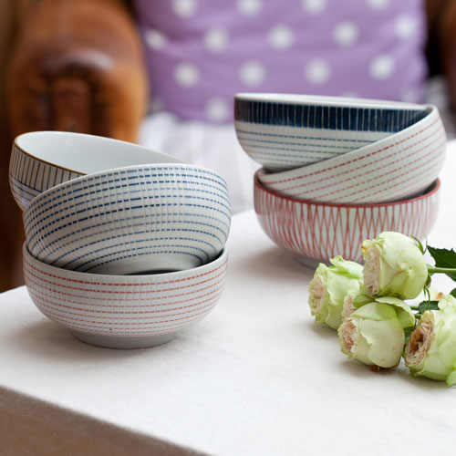 Source : http://www.decoclico.fr/bols-porcelaine-coffret-rayures-a-11740.html 